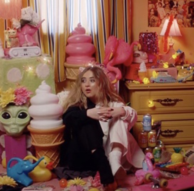 Sabrina Carpenter: In My Bed