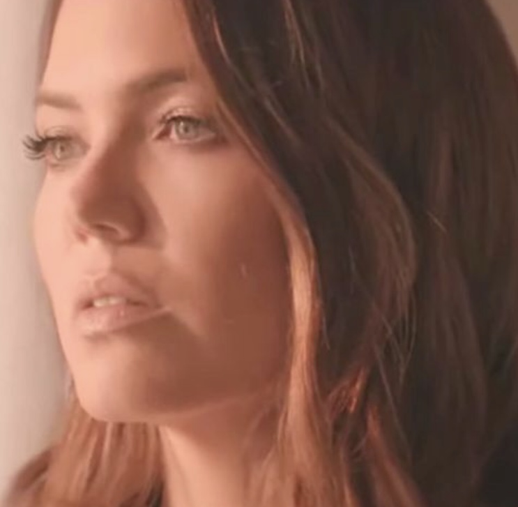 Mandy Moore: When I Wasn't Watching