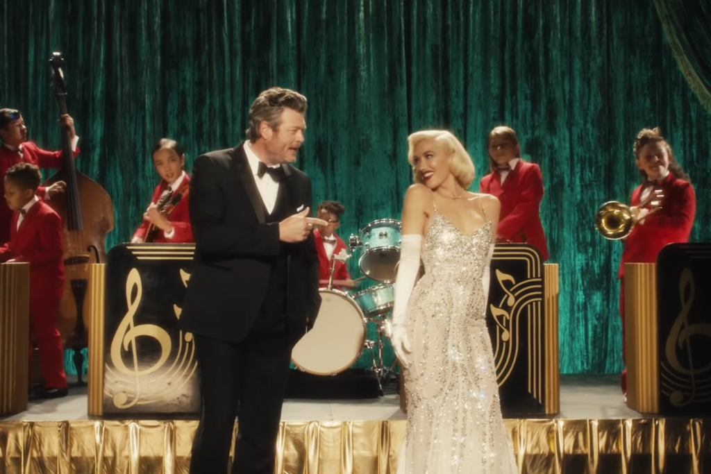 Gwen Stefani Feat. Blake Shelton: You Make It Feel Like Christmas