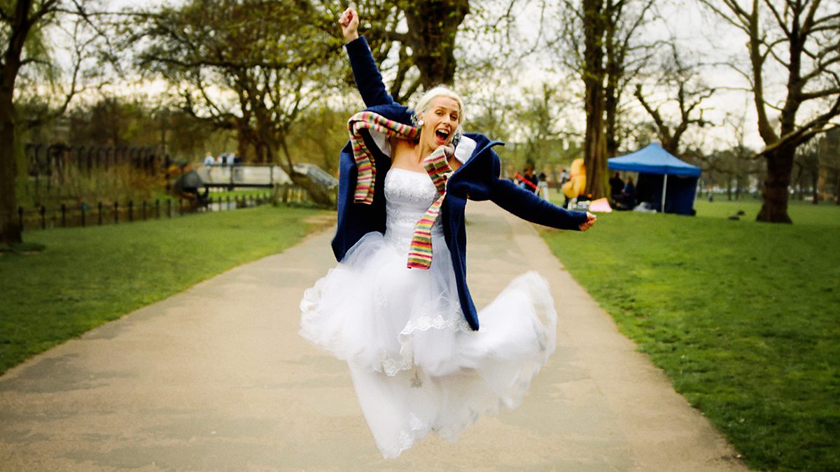 Sara Pascoe vs. Monogamy