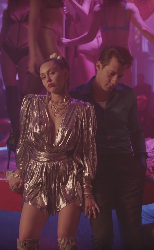 Mark Ronson & Miley Cyrus: Nothing Breaks Like a Heart